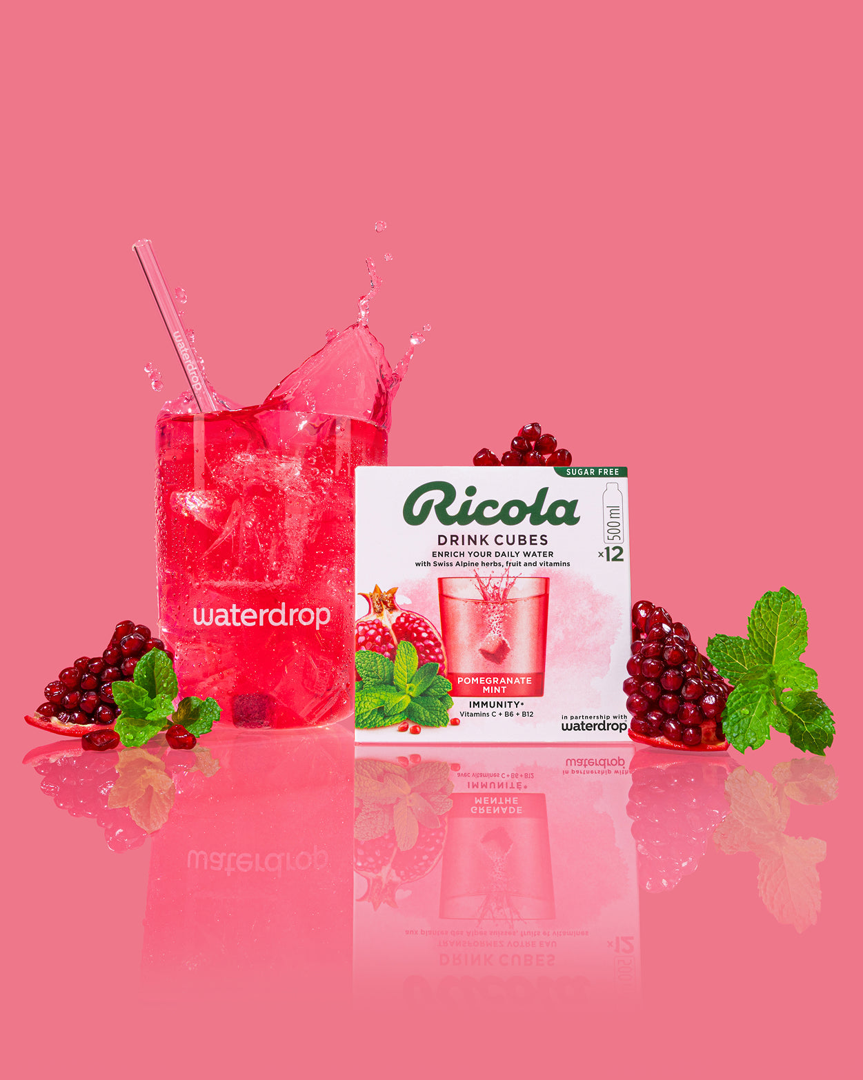 Melagrana Menta: bevanda aromatizzata con Ricola Drink Cubes e ingredienti freschi.