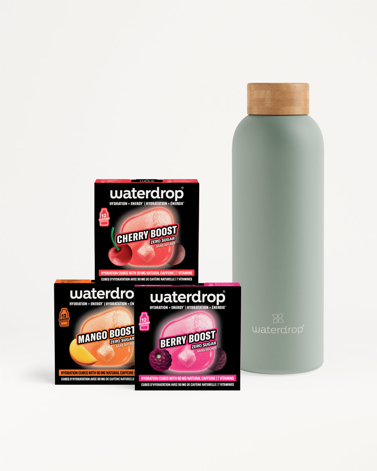 Tre confezioni Waterdrop Boost gusti disposte davanti a una bottiglia grigia chiara con tappo in legno.