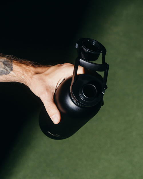 Borraccia Ultraleggera · Coperchio a Ribalta, mano con tatuaggio.