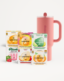 Set Idratazione Completa con Bottiglia: cinque Microdrink, un Ricola e mug.