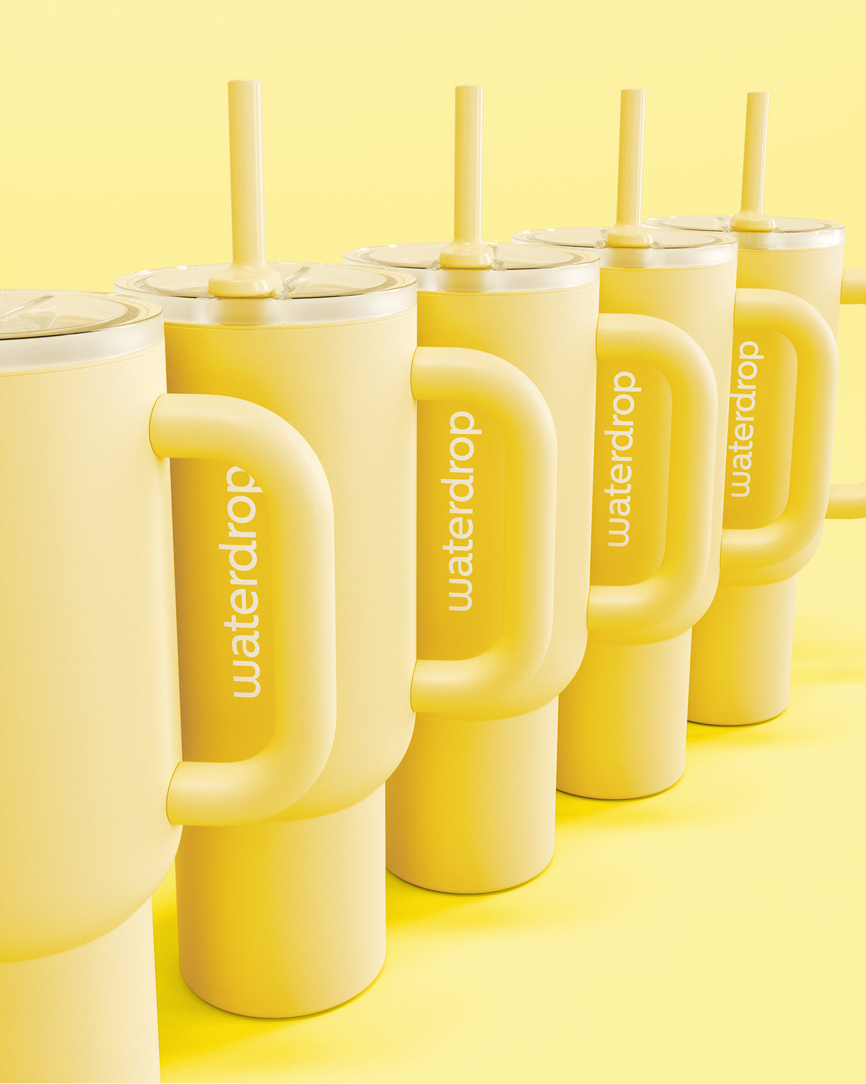 Tumbler Explorer Thermo Butter Yellow con manico e cannuccia.